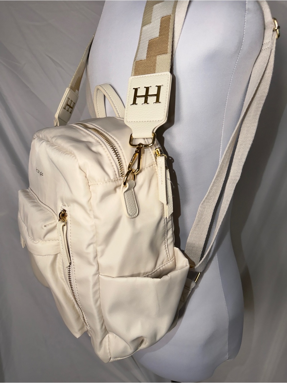 Haute Hippie Style Sadie "On-the-Go" Viral Convertible Backpack - Picture 3 of 15
